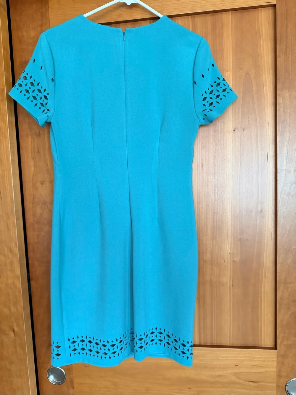 Banana Republic Mint Green Mini Dress with Laser-Cut Details - Picture 2 of 3